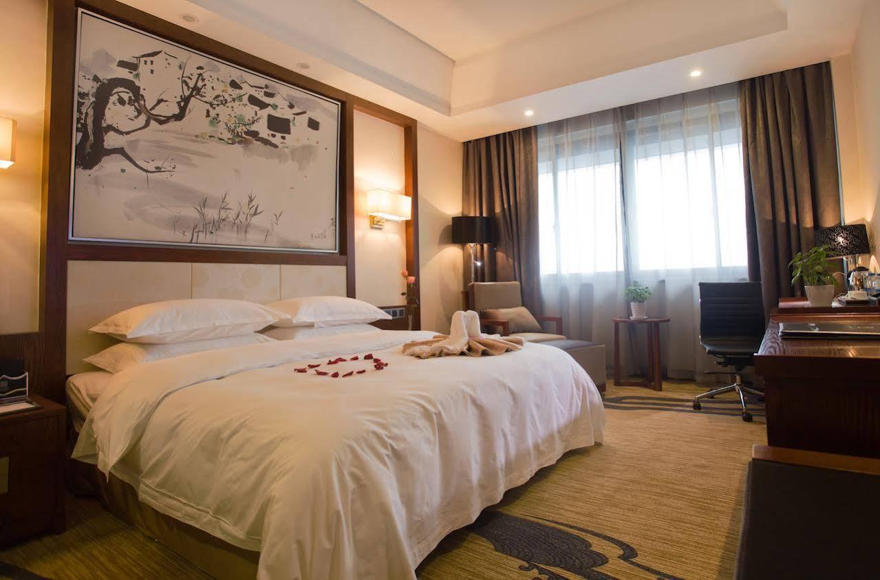 Joymoon Hotel Хуаншань Экстерьер фото